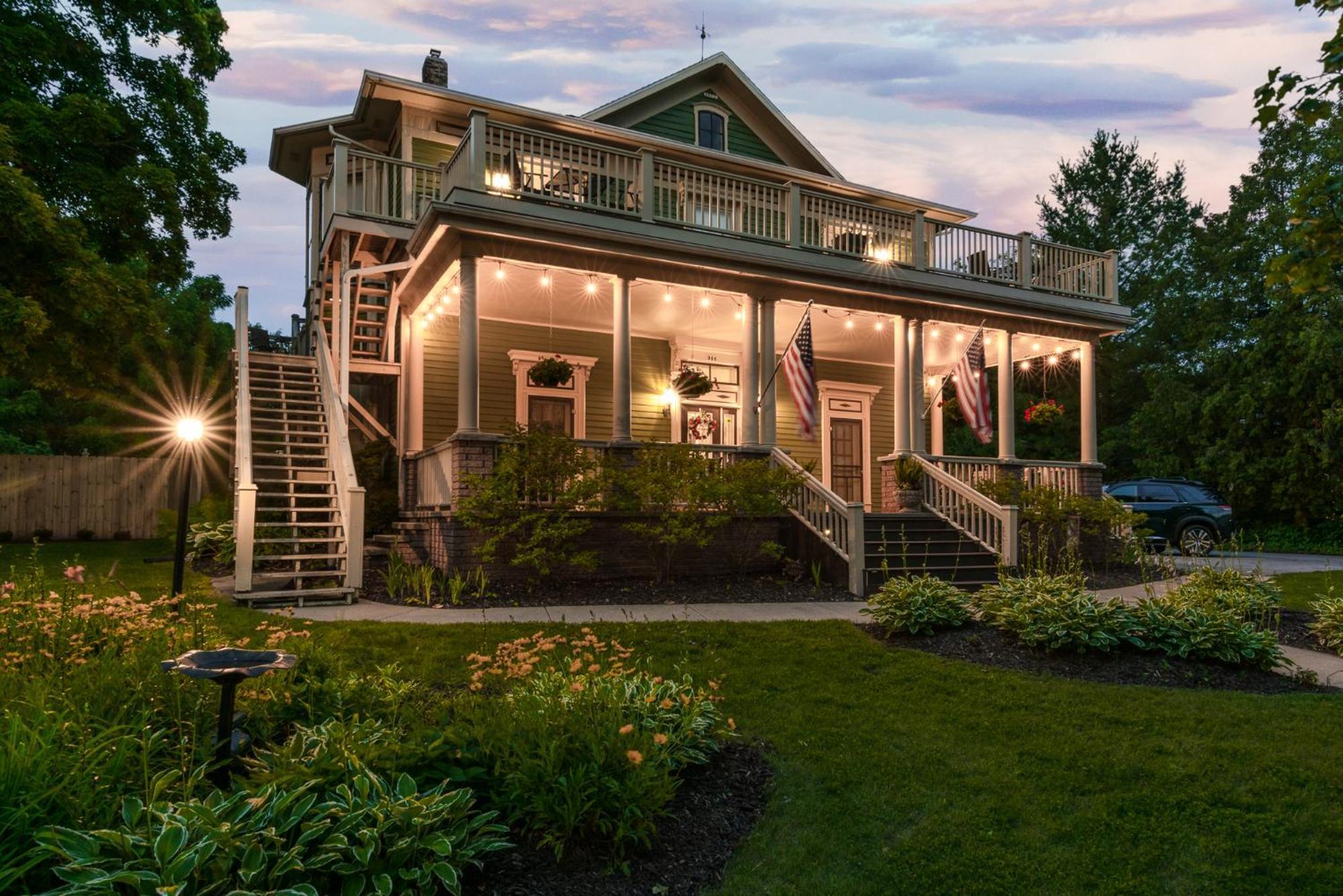 The Foxglove Inn Sturgeon Bay Buitenkant foto